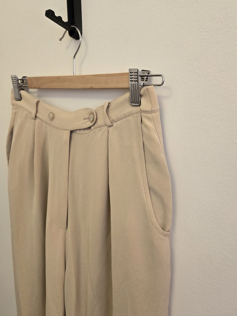 3/$30 Vintage High-Waist Silk Beige Trousers Size S/M - Picture 2 of 11